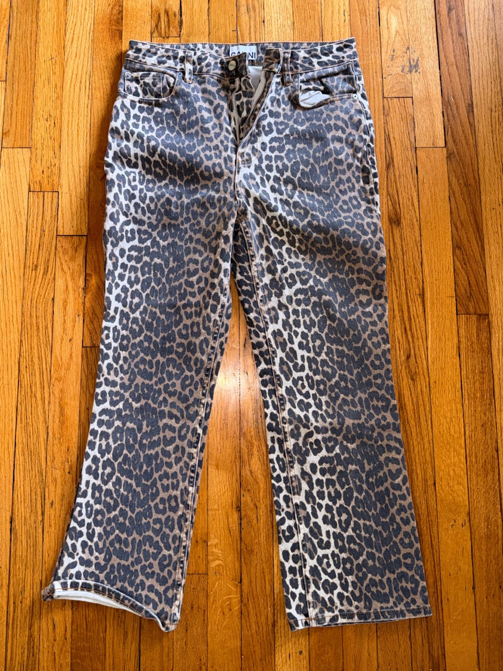 Ganni betzy cropped leopard jeans